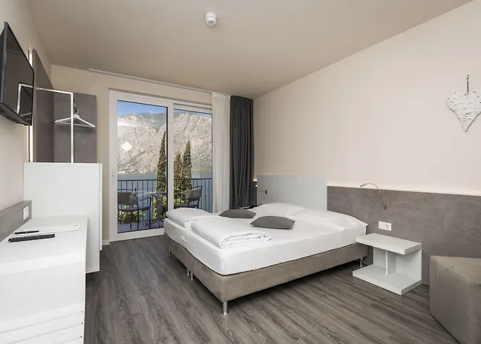 מלון Oasi 3*