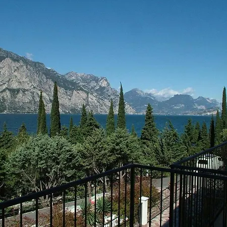 Hotel Oasi 3*