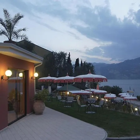 Hotel Oasi 3*