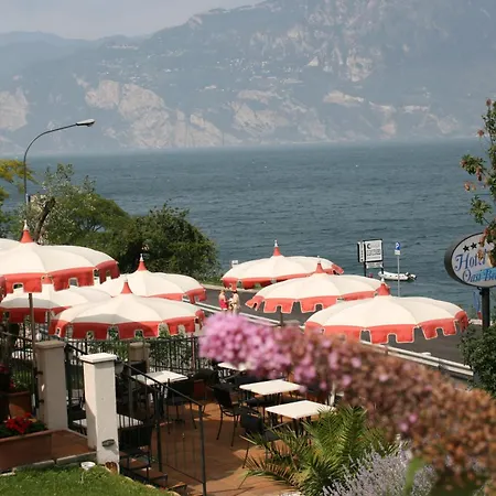 Hotel Oasi 3*