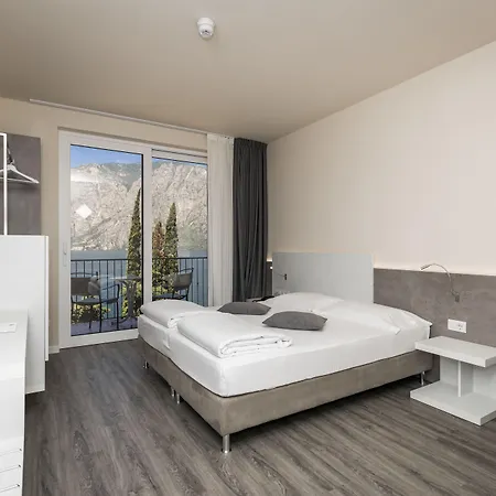 Hotel Oasi 3*